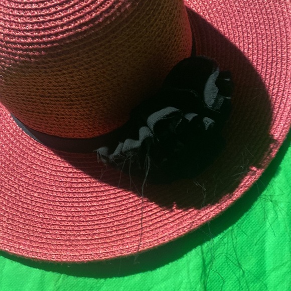 Hat - Picture 2 of 4